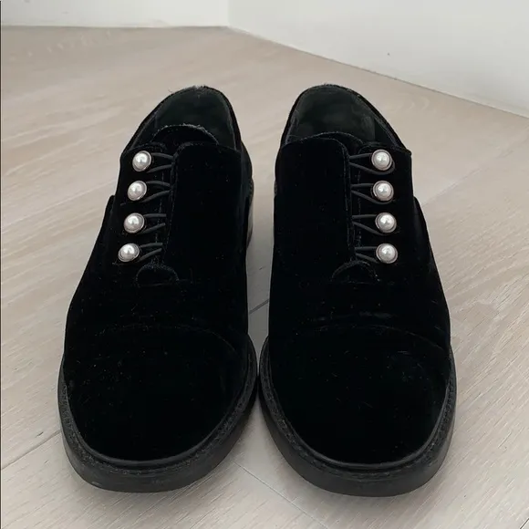 Stuart Weitzman Oxford Shoes