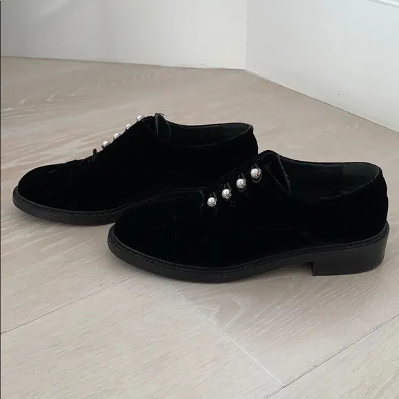 Stuart Weitzman Oxford Shoes