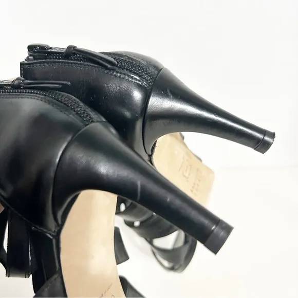 Stuart Weitzman Strappy 🖤 Leather Gladiator Type Sandals Zip Heel Leather Sole