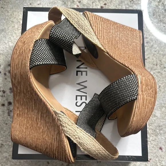 Stylish Black Wedge Sandals