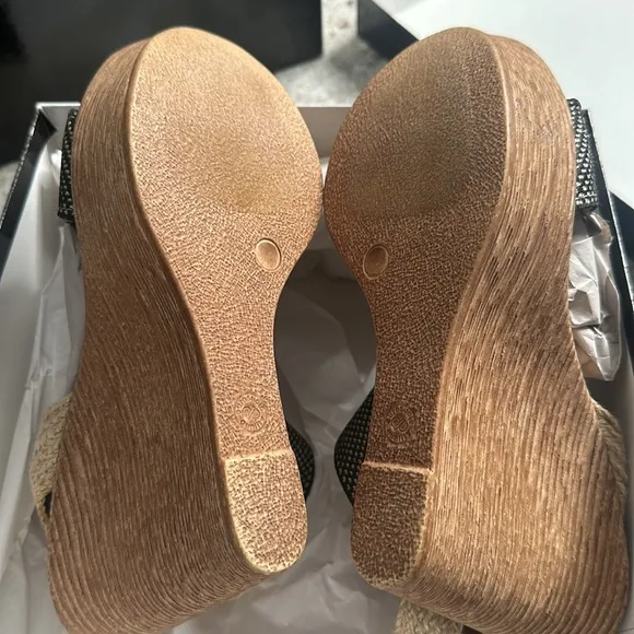 Stylish Black Wedge Sandals