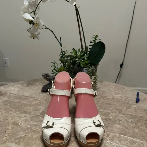 Swedish Hasbeens Elegant White Peep-Toe Women's Sandals size 39