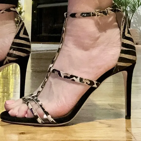 Tamara Mellon Sandals. T-Strap. Size 40. Brand New With Dustbag.