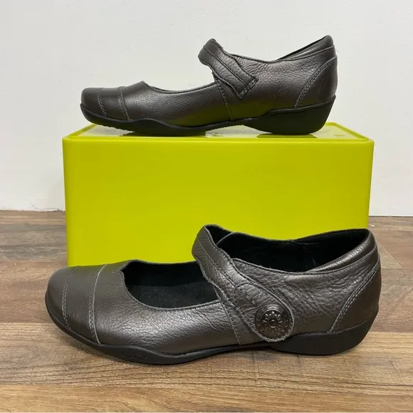 Taos Footwear Applause Leather Mary Jane Shoes Size 10
