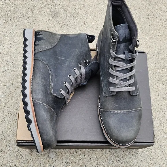 Territory zion lace up lug boots wide width Men's size 11.5 W