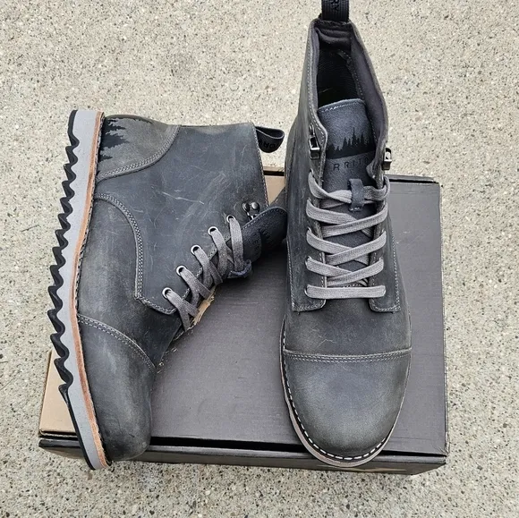 Territory zion lace up lug boots wide width Men's size 11.5 W