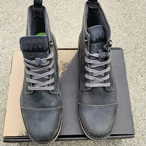 Territory zion lace up lug boots wide width Men's size 11.5 W