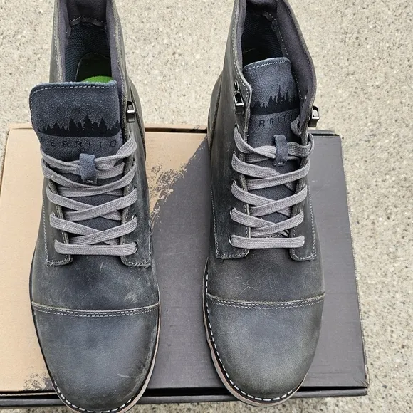 Territory zion lace up lug boots wide width Men's size 11.5 W