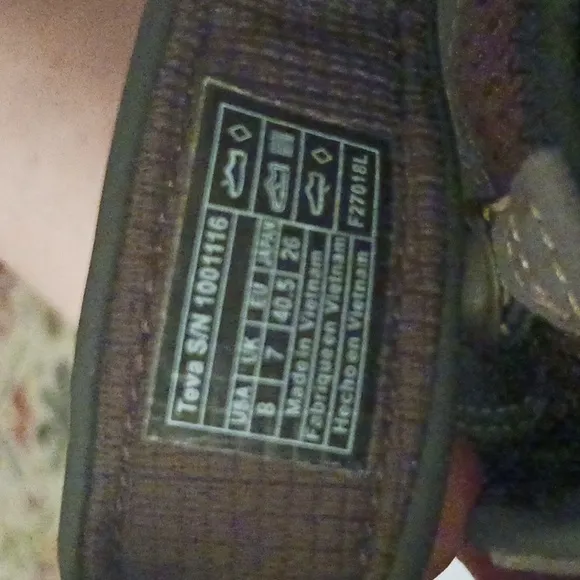 Teva &quot;Forebay&quot; leather sandals - 8 - brown gray