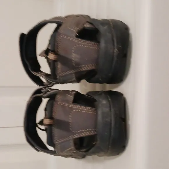 Teva &quot;Forebay&quot; leather sandals - 8 - brown gray