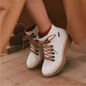 Teva Midform Boots in White Swan Size 8.5