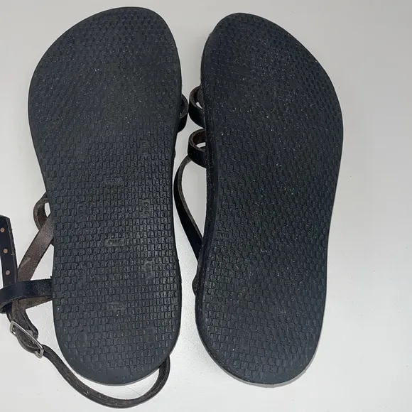 The Piper Sandals Original handmade men’s size 8 color is a deep brown