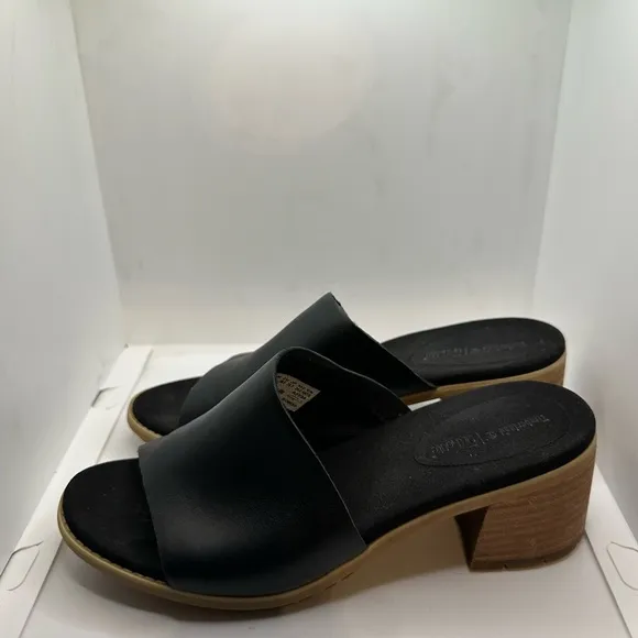 Timberland Black Sandals with Chunky Heel and Leather Upper