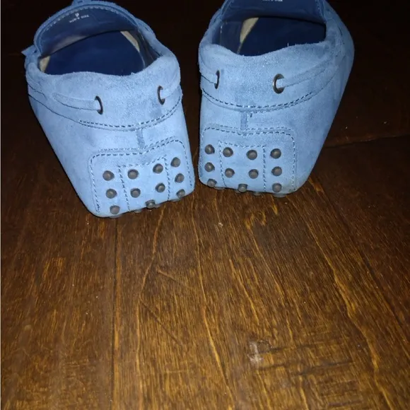 Tod's Blue Moccasins Elegant and Comfortable Footwear