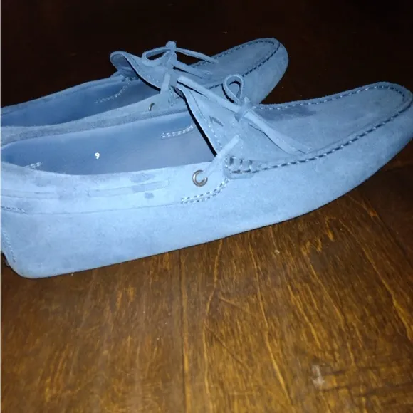 Tod's Blue Moccasins Elegant and Comfortable Footwear