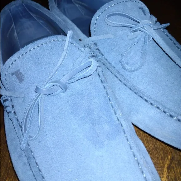 Tod's Blue Moccasins Elegant and Comfortable Footwear