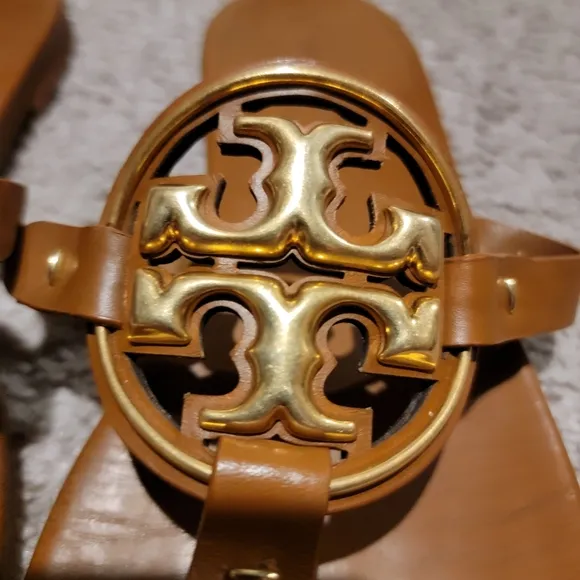 Tory Burch Miller Soft Metal Logo Sandal Bourbon Miele Size 10