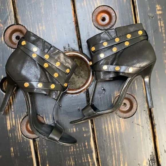 Tory Burch T Strap Open Toe Ankle Boots/Sandals