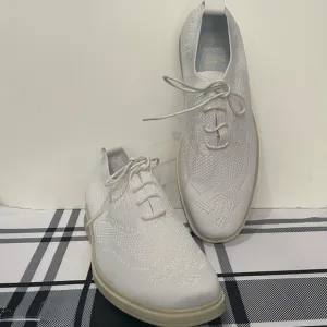 T.R shoes casual sneaker white wing tip