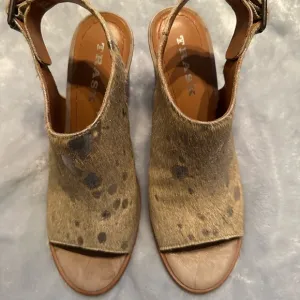 Trask Women's Tan Open-Toe Sandals