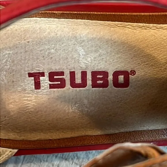 Tsubo orange tan leather elastic strap sandal size 8