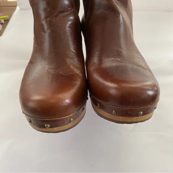 UGG Australia 1001793 Lynnea II Clog Boots Chestnut Brown Genuine Leather Size 7