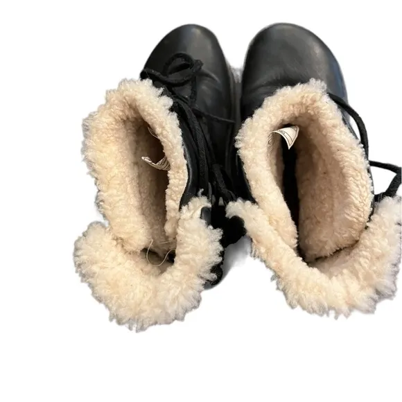 UGG® Australia Caspia Black Leather Ankle Boots Women’s Size 7​​​​​