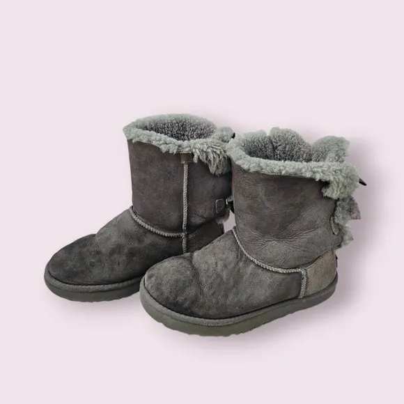 UGG Bailey Bow II Boots Women's Size 7 Gray Satin Bow lace up back detail