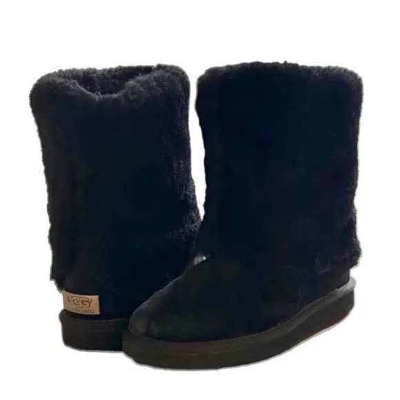 UGG Black Classic Short II Sherpa Cuff Boots Size 10