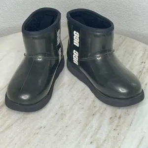UGG boots kids clear mini sz 13 black waterproof style 1112386k
