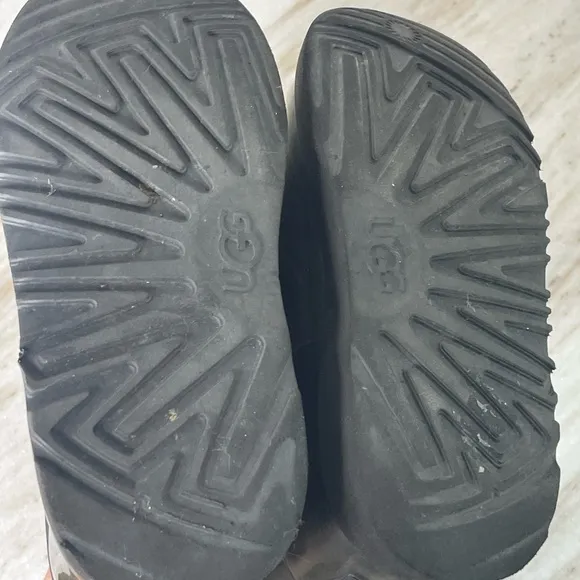UGG boots kids clear mini sz 13 black waterproof style 1112386k