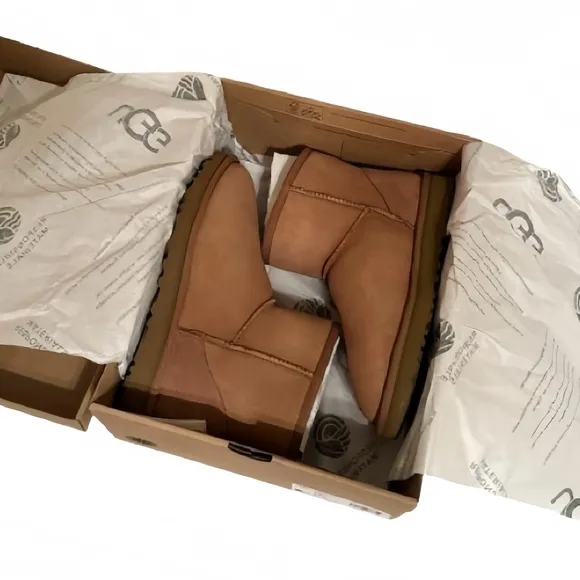 UGG Classic Mini II Chestnut Ankle Boot Women’s 6 NIB