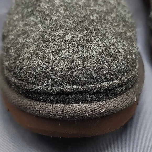 UGG STYLE REFELT CHUKKA NEUMEL CHARCOAL COLORWAY WOMAN'S 11.0 NWOB GORGEOUS 😍
