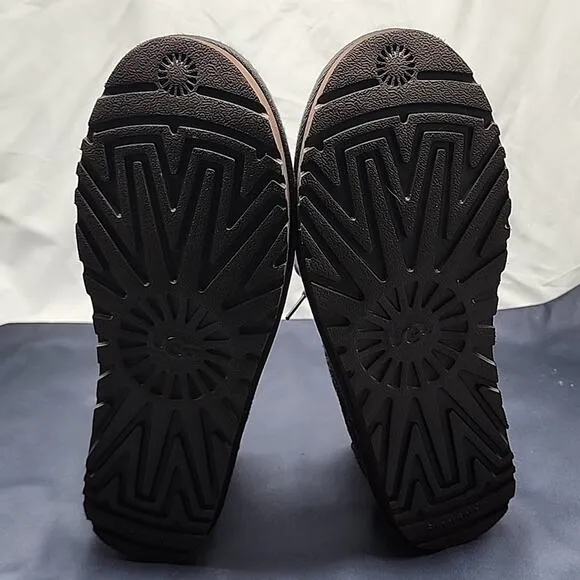 UGG STYLE REFELT CHUKKA NEUMEL CHARCOAL COLORWAY WOMAN'S 11.0 NWOB GORGEOUS 😍