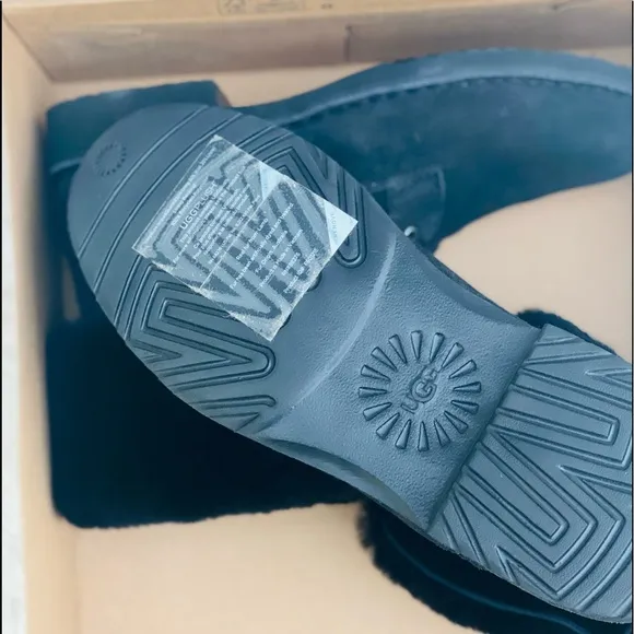 UGG Weylyn Boots