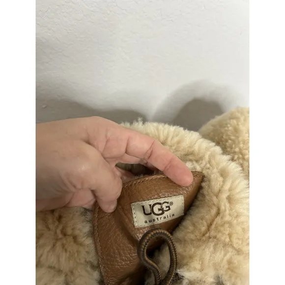 UGG Women's Adirondack Boot Tall III Boot in Chestnut Size 9.5 Vibram Leather