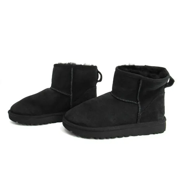 UGG Women's Classic Mini II Sheepskin Boots in Black Sz 6