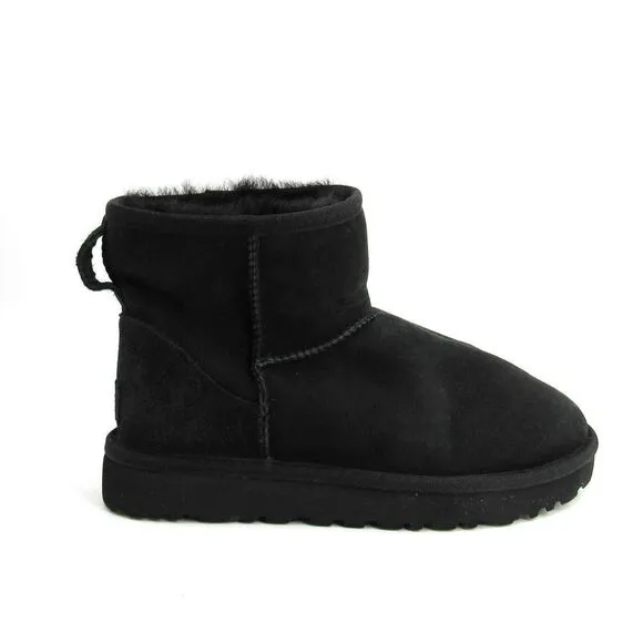 UGG Women's Classic Mini II Sheepskin Boots in Black Sz 6