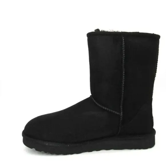 UGG CLASSIC SHORT ll SHEEPSKIN WOMEN'S BOOTS IN BLACK
