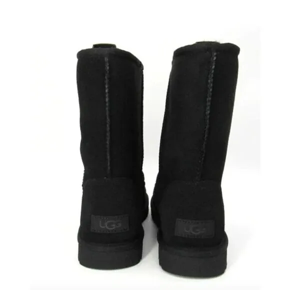 UGG CLASSIC SHORT ll SHEEPSKIN WOMEN'S BOOTS IN BLACK