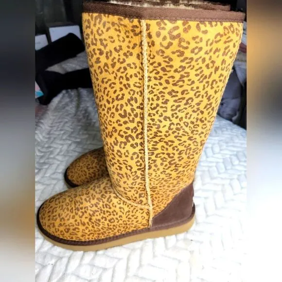 Ugg Classic Tall II Boot, Cheetah Edition (Hard to find!), Women's sz 7.