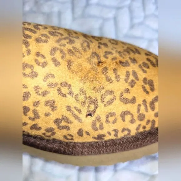 Ugg Classic Tall II Boot, Cheetah Edition (Hard to find!), Women's sz 7.