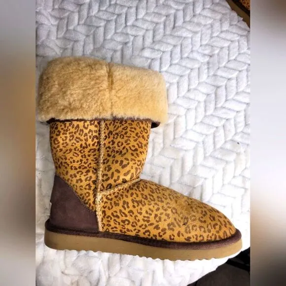 Ugg Classic Tall II Boot, Cheetah Edition (Hard to find!), Women's sz 7.