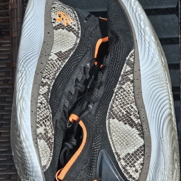 UNDER ARMOUR UA CURRY FLOW 8 STRIKE AND FLOW SNAKESKIN QS PE SIZE 11