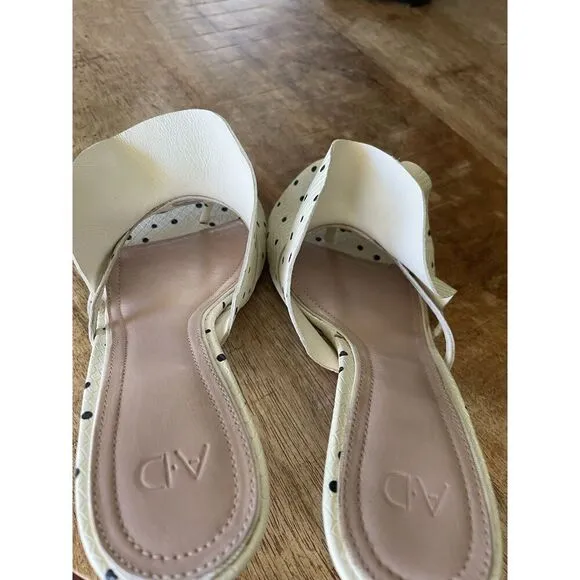 Vero Cuoio, A D Daughters Cream /Black Genuine Leather  Women’s Size6.5 Sandals