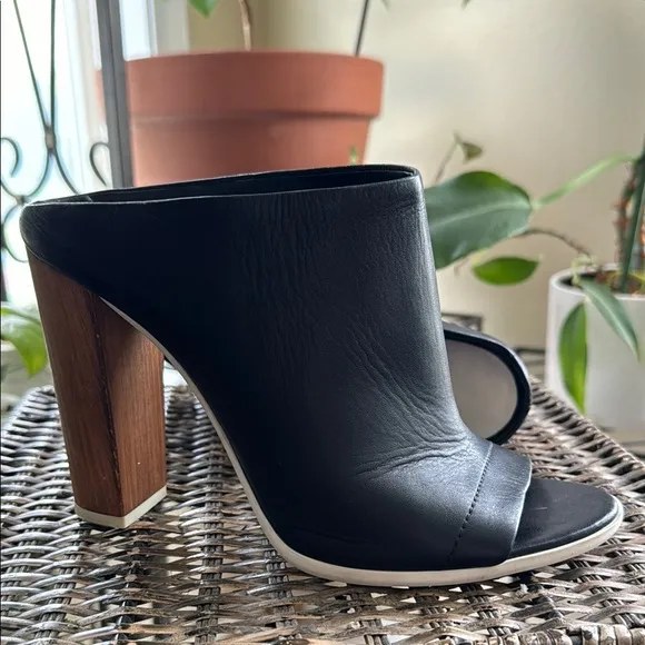 Vince Allison Peep Toe Black Leather Slip On Mule Bootie Block Heel size 9.5