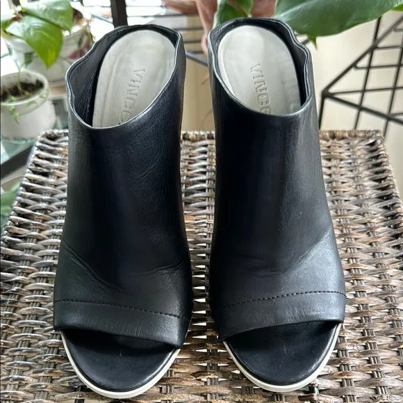 Vince Allison Peep Toe Black Leather Slip On Mule Bootie Block Heel size 9.5