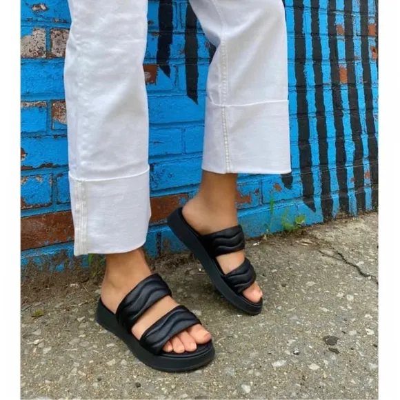 Vince Camuto Black Open Toe Sandals with‎ Thick Sole and Padded Straps