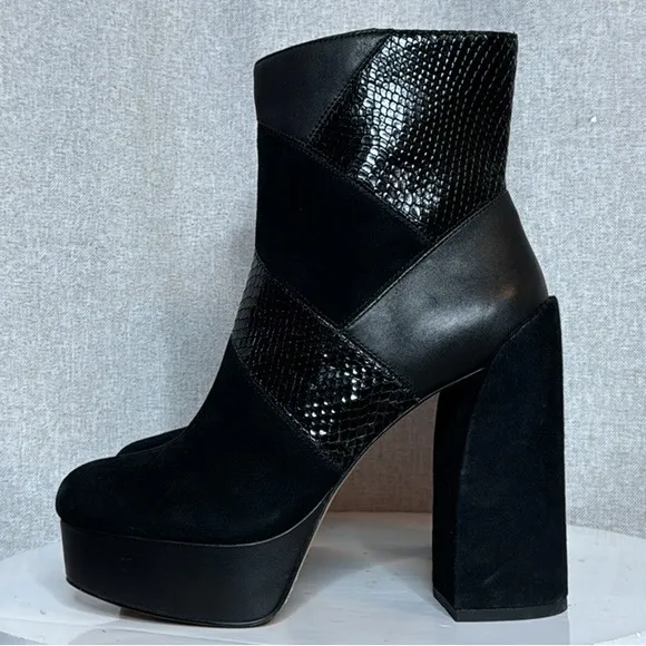 VINCE CAMUTO GILISAMA BLACK SUEDE PATCHWORK BLOCK HEEL PLATFORM ANKLE BOOTS NWOT