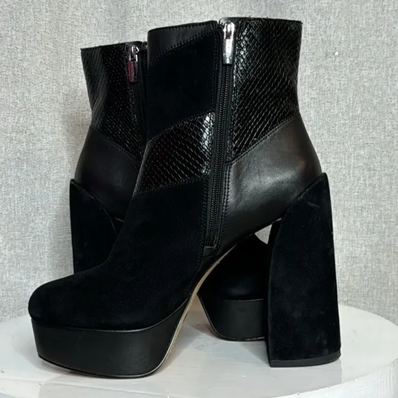 VINCE CAMUTO GILISAMA BLACK SUEDE PATCHWORK BLOCK HEEL PLATFORM ANKLE BOOTS NWOT